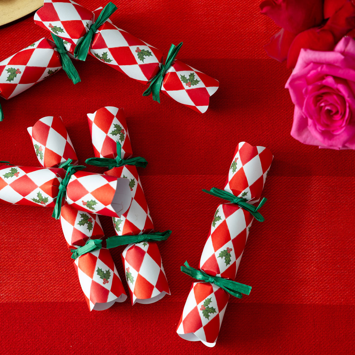 Holly Red & White Harlequin Mini Christmas Crackers - 6 Pack | Christmas Decor |